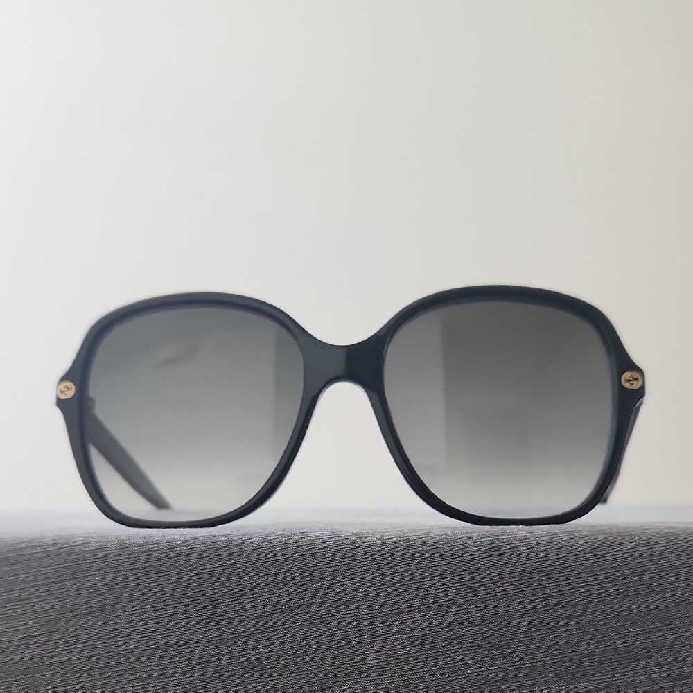 Gucci Black Oversized Sunglasses